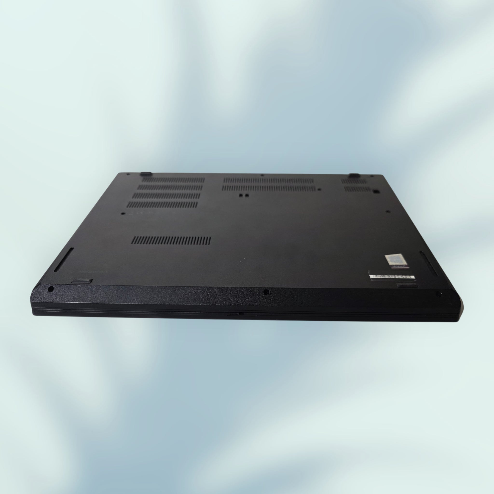 Lenovo ThinkPad 15,6" – i5, 16GB, 256GB SSD – Kestävä yrityskannettava (Win 11 Pro)