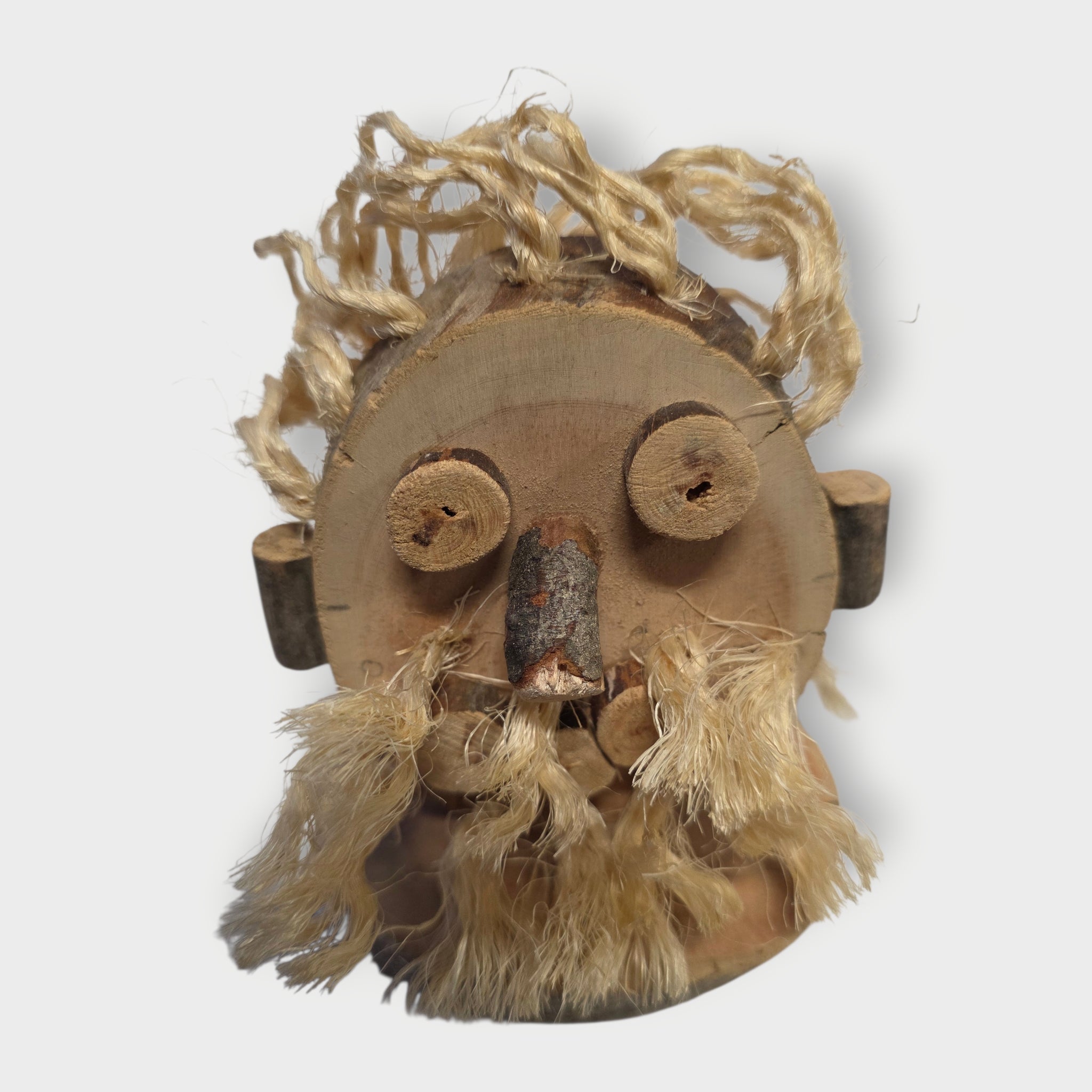 KorpiOskari- näköispatsaat, yksi naama monta tulkintaa Toissijaiskuva