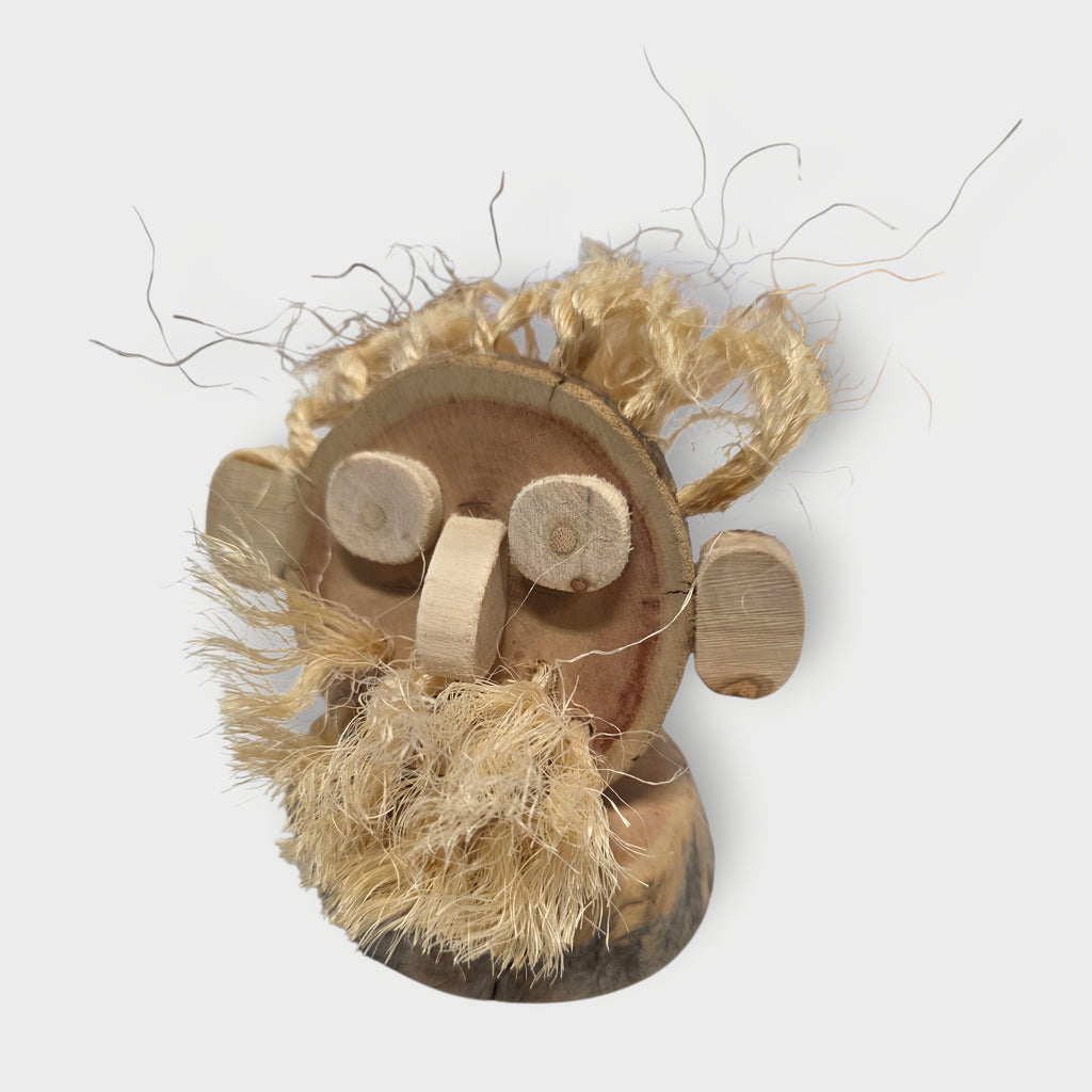 KorpiOskari- näköispatsaat, yksi naama monta tulkintaa