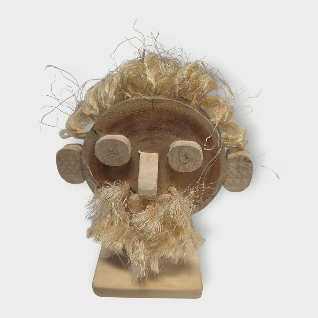 KorpiOskari- näköispatsaat, yksi naama monta tulkintaa